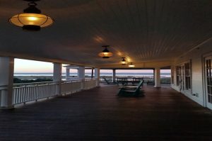 Die richtige Beleuchtung für die Terrassenüberdachung