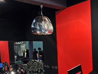 Deckenlampe aus Folie mit einer Metalloptik