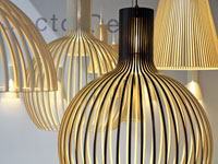 Designerlampe aus Holz